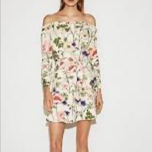 Floral express dress size large fit n flare